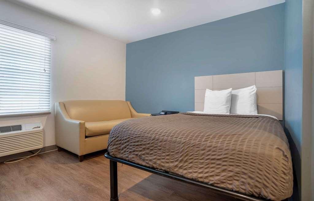 Extended Stay America Select Suites - Pensacola - Northeast Ferry Pass الغرفة الصورة